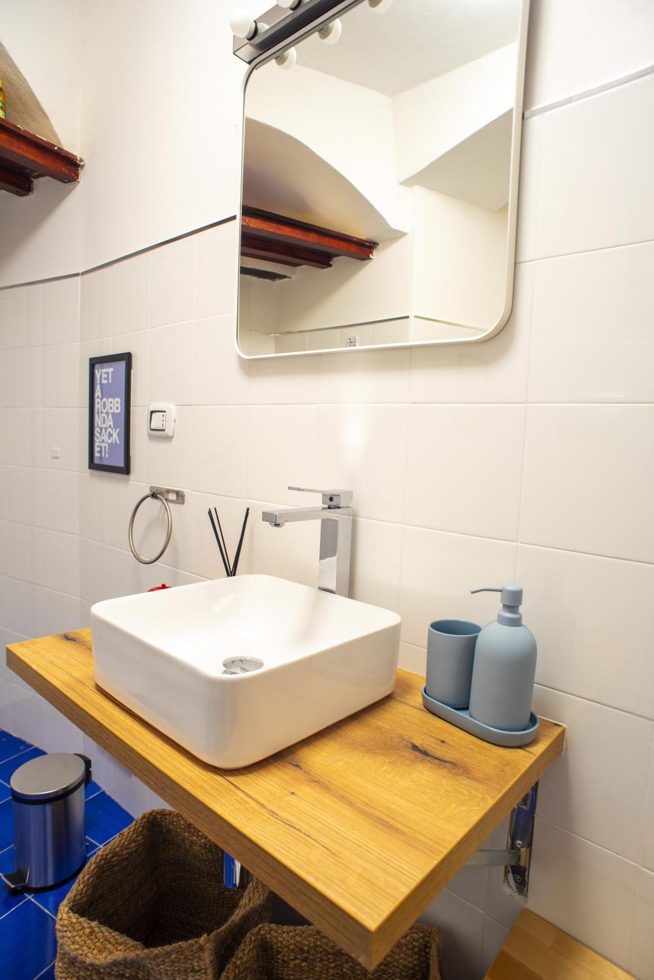 Conte Bed & Breakfast Salerno Centro ภายนอก รูปภาพ